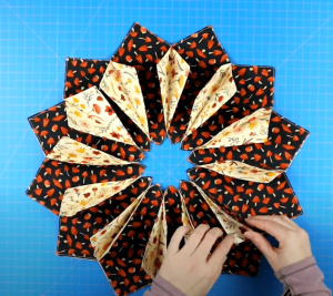 How to make a fold and stitch wreath (11)-min